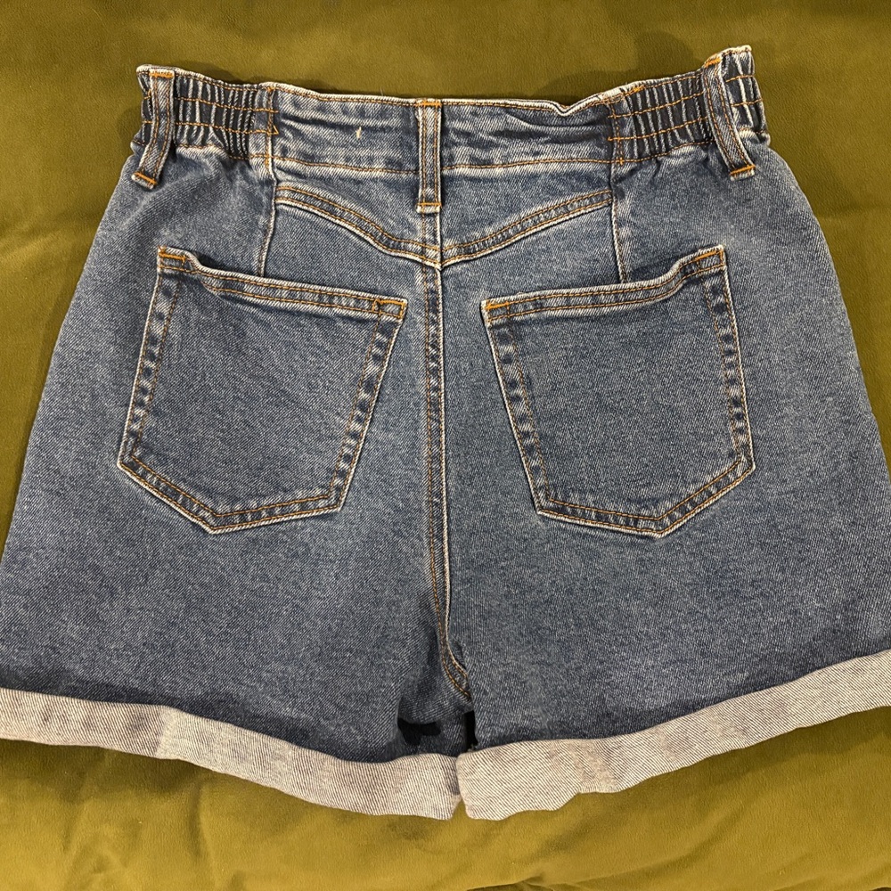 BCBGeneration shorts - Picture 2 of 3